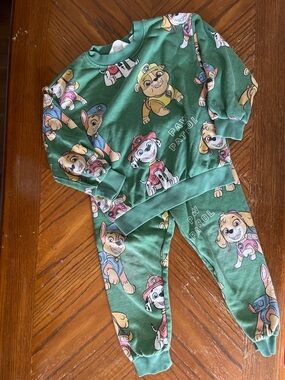 H&M Green Paw Patrol Graphic Sweatshirt